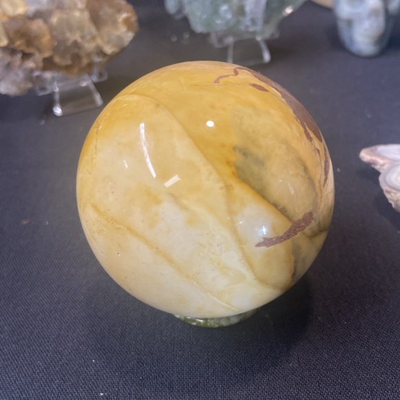 beautiful mookaite sphere mustard and latte colored 260 g - Picture 2 of 5